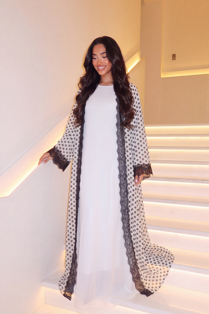 Domino Abaya – Polka-Dot Chiffon with Chantilly Lace